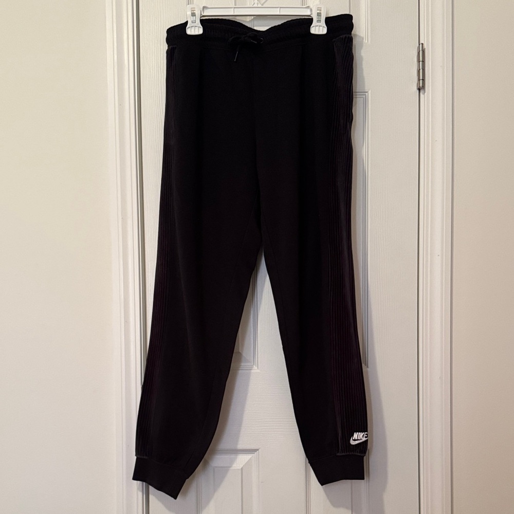 Nike Men's Black Corded Velour Jogger Pants
